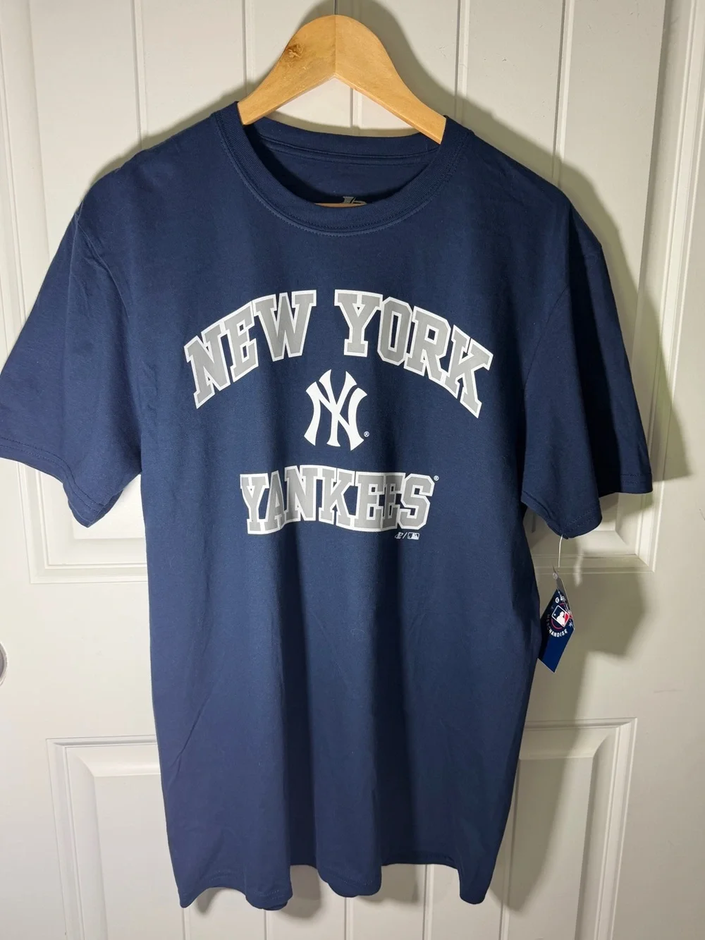 New York Yankees T Shirt NWT Mens Large Blue MLB - Picture 2 of 9